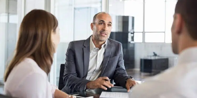 Quelle formation choisir pour travailler dans le secteur de la banque commerce